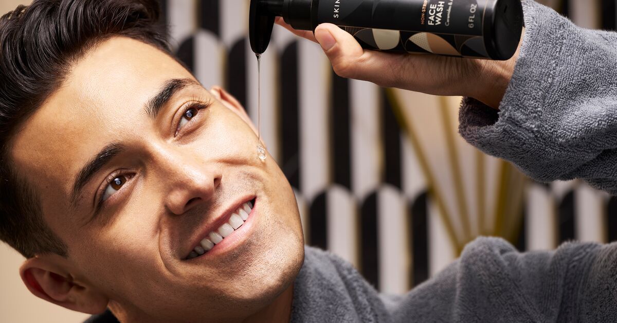 How to properly wash your face: Men’s guide to clean skin.